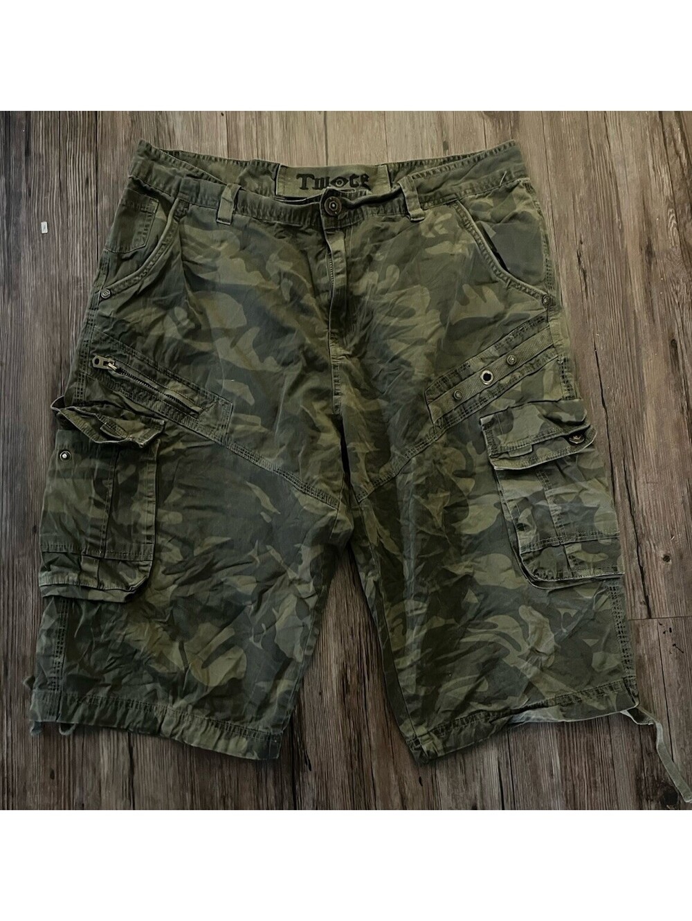 VTG Twote Camo Cargo Shorts Sz 32 Y2K Casual Pockets